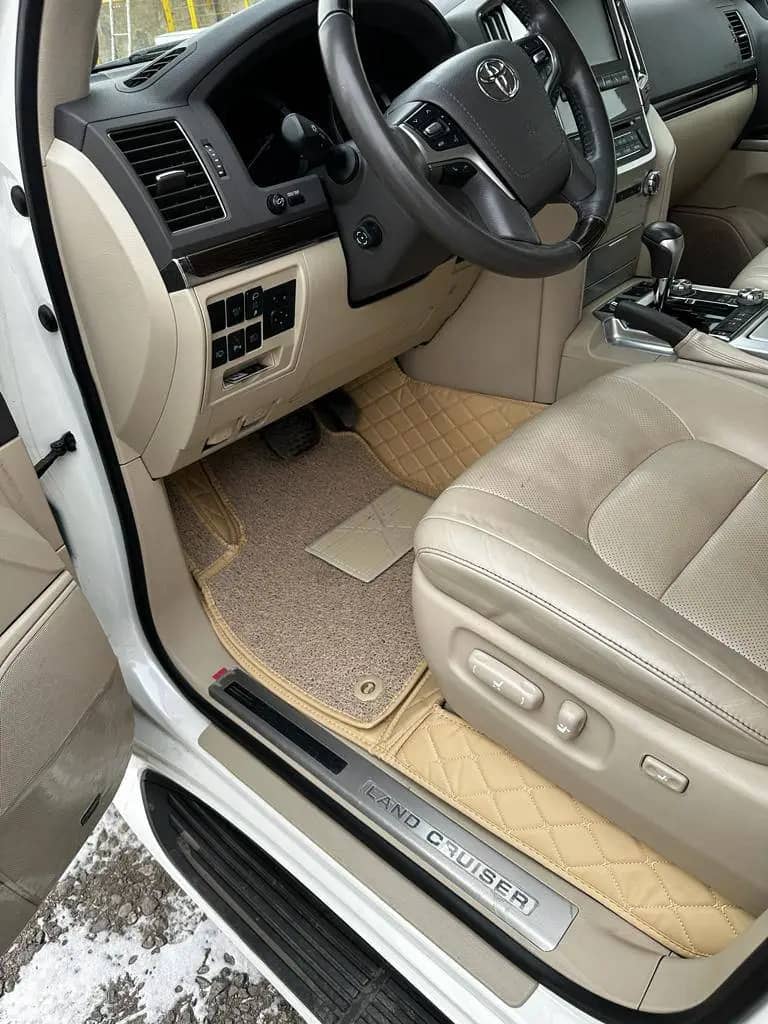 Автомобильные 3D коврики из экокожи для Toyota