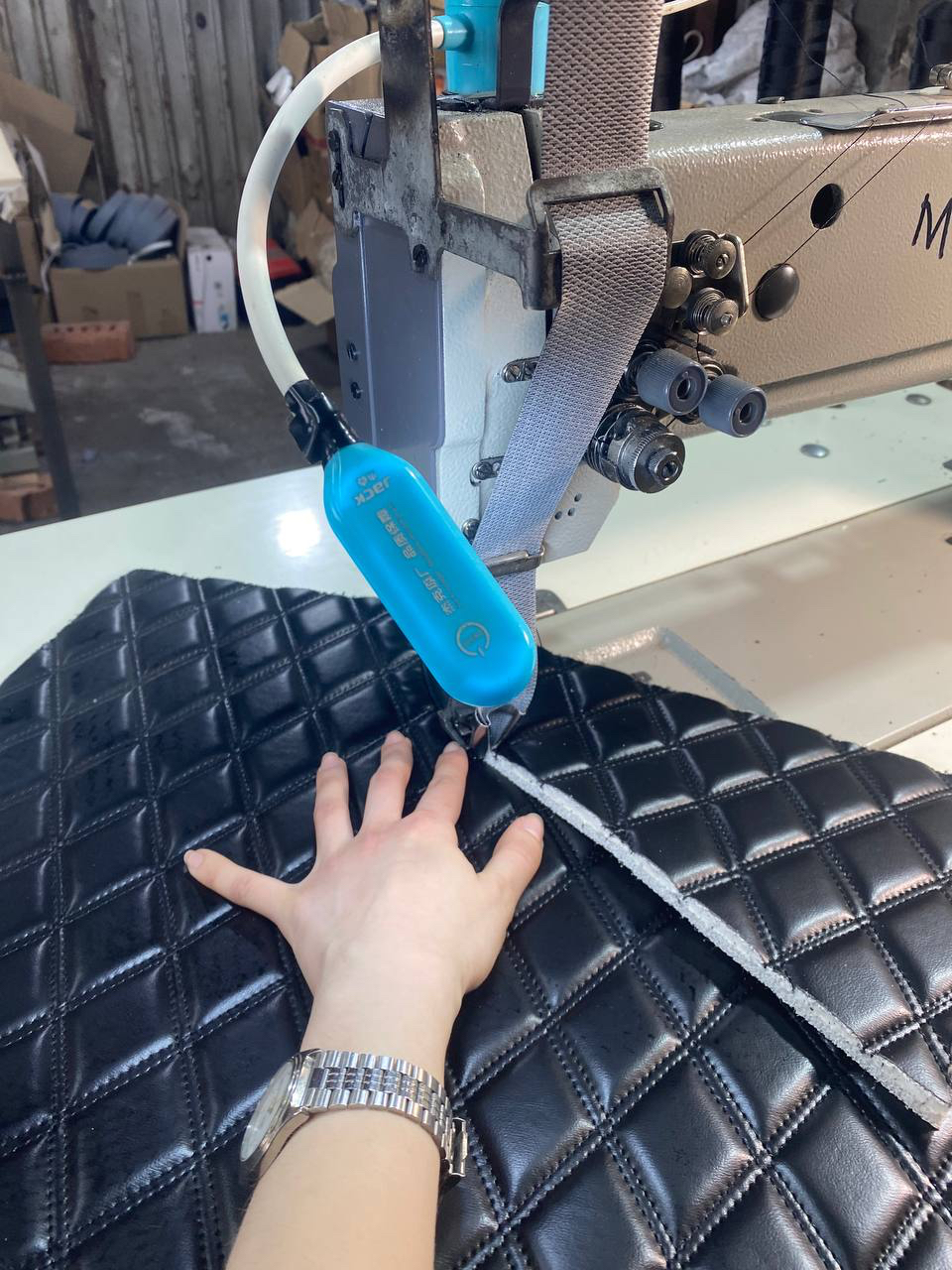 Автомобильные 3D коврики из экокожи 